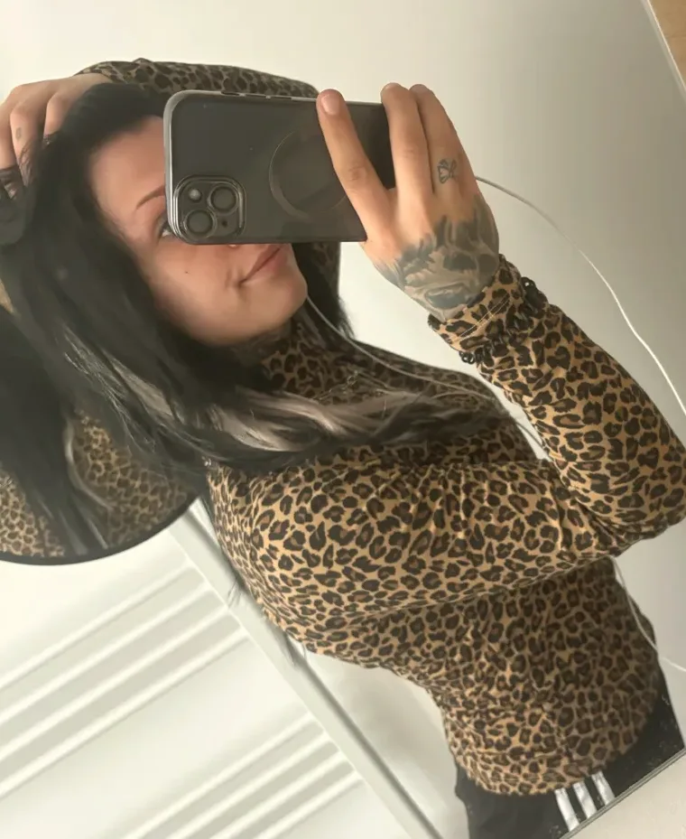 Anne, 20