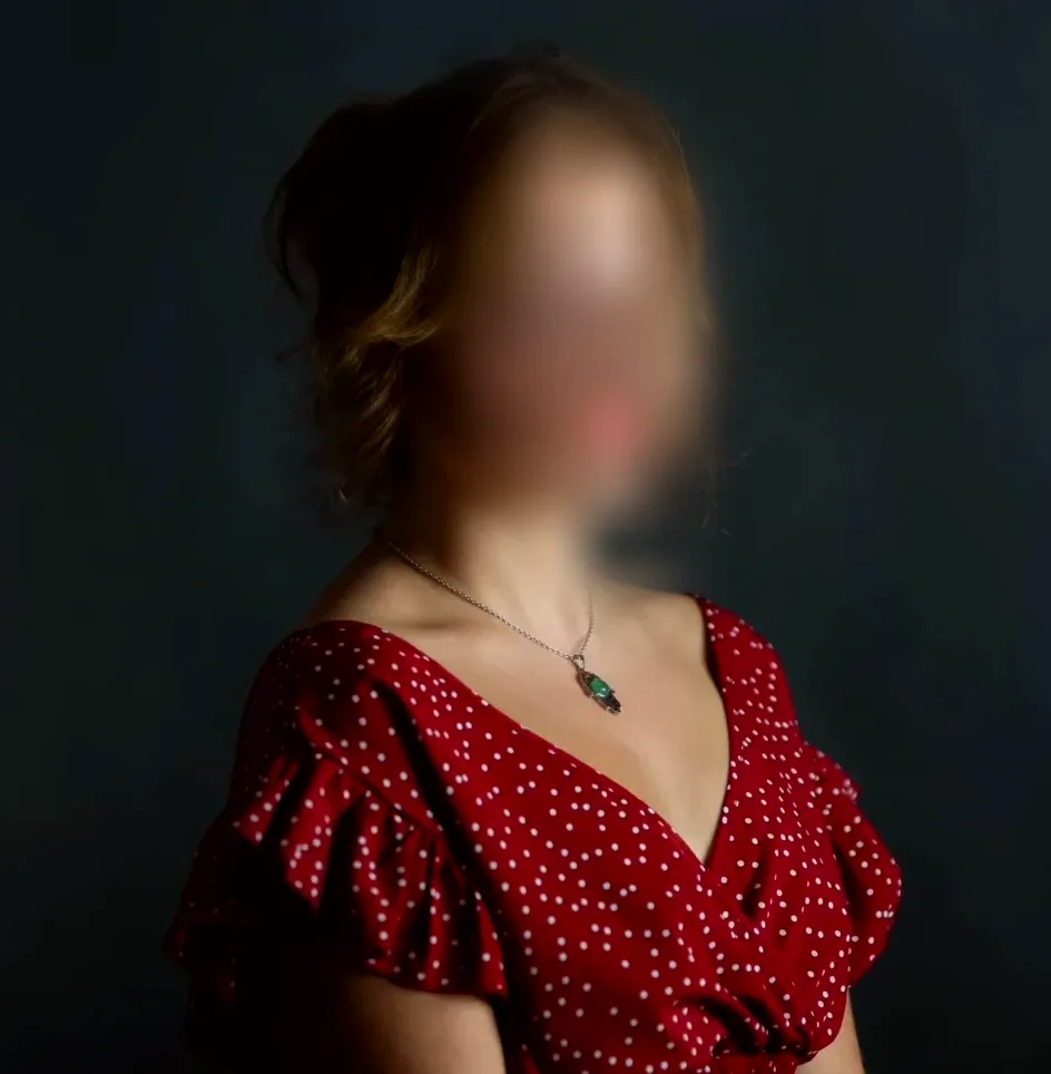 Anneke, 25