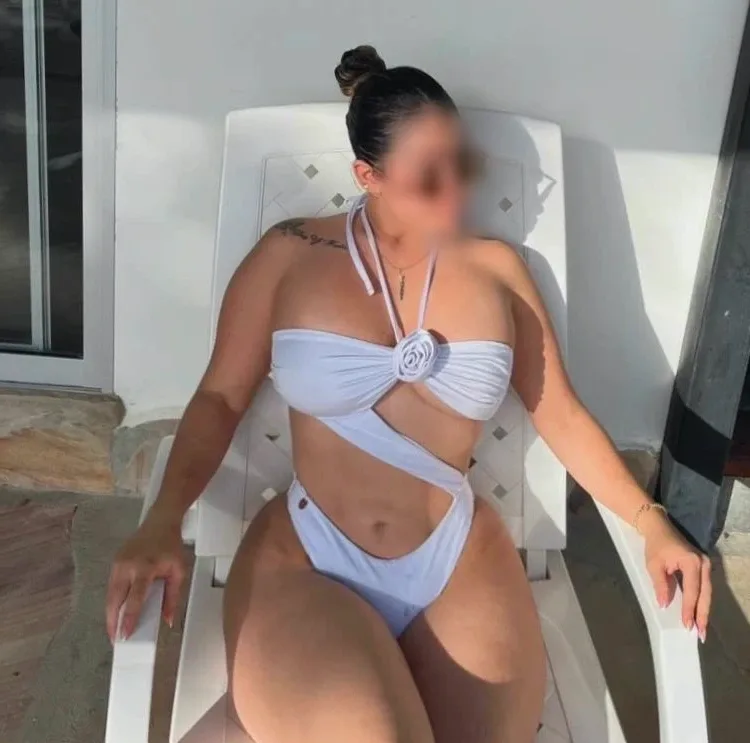 Denise, 28