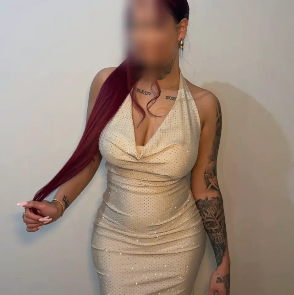 Elin, 22