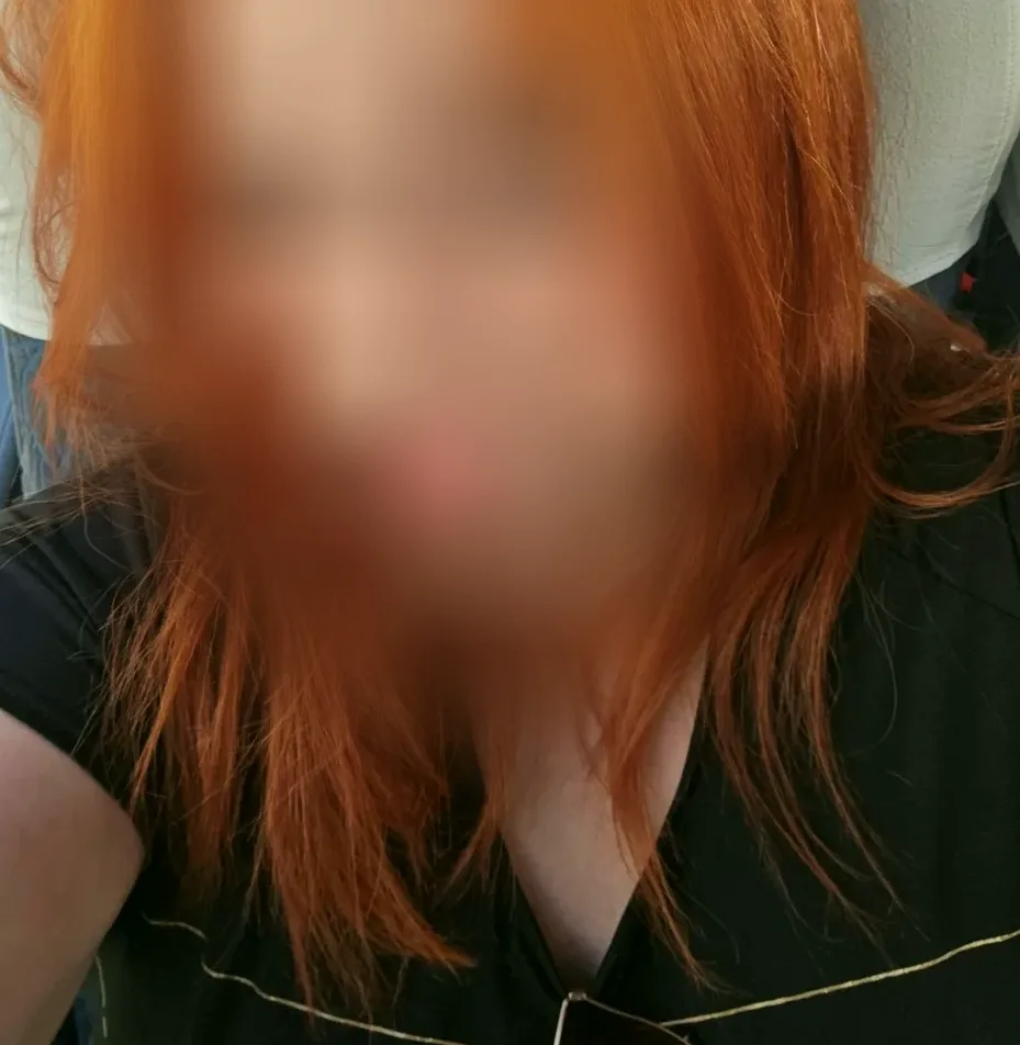 Isabel, 25